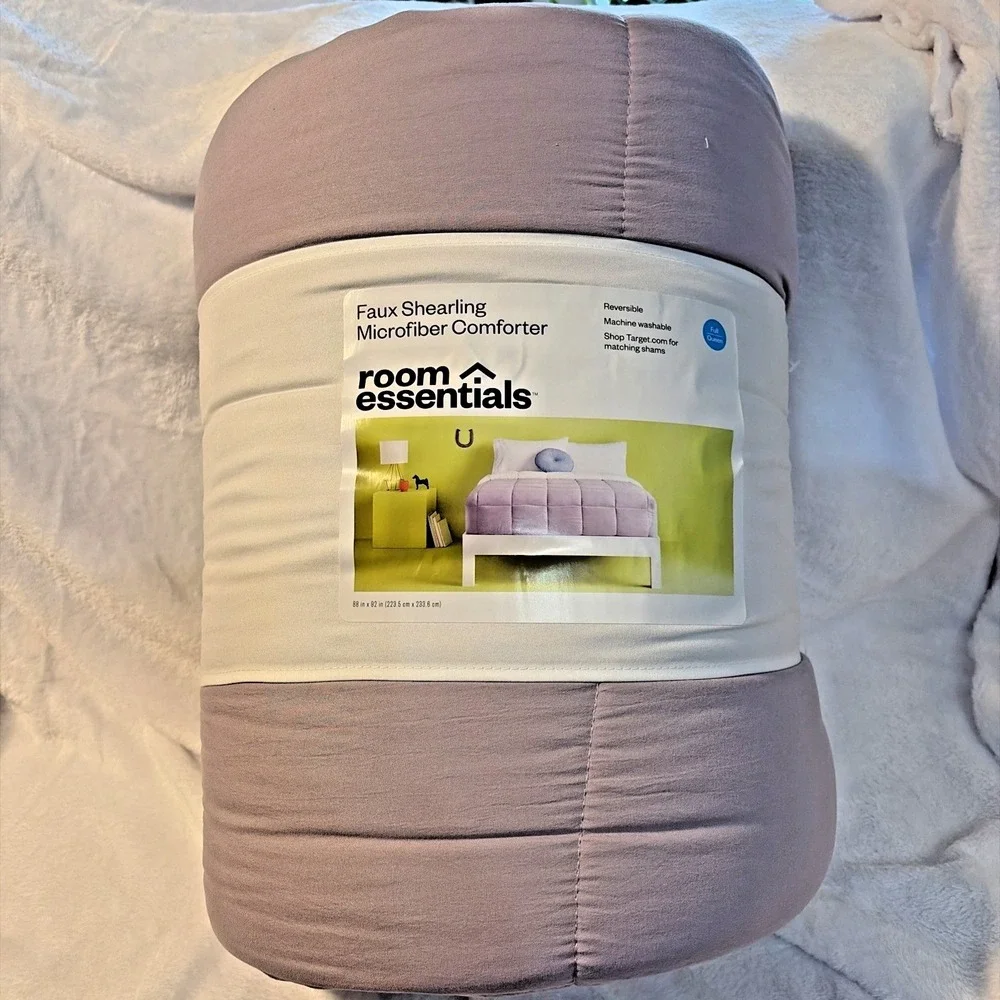 Room Essentials Faux Shearling Comforter in Lavender- Full/Queen